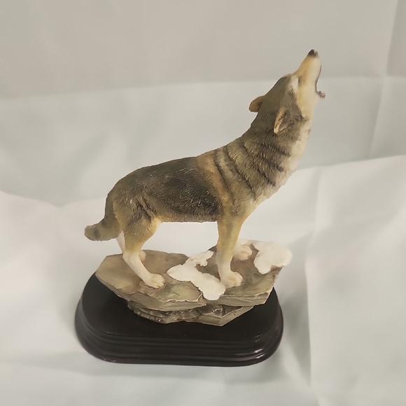 Brown and White Collie Dog Figurine with Fluffy Tail - Picture 5 of 7